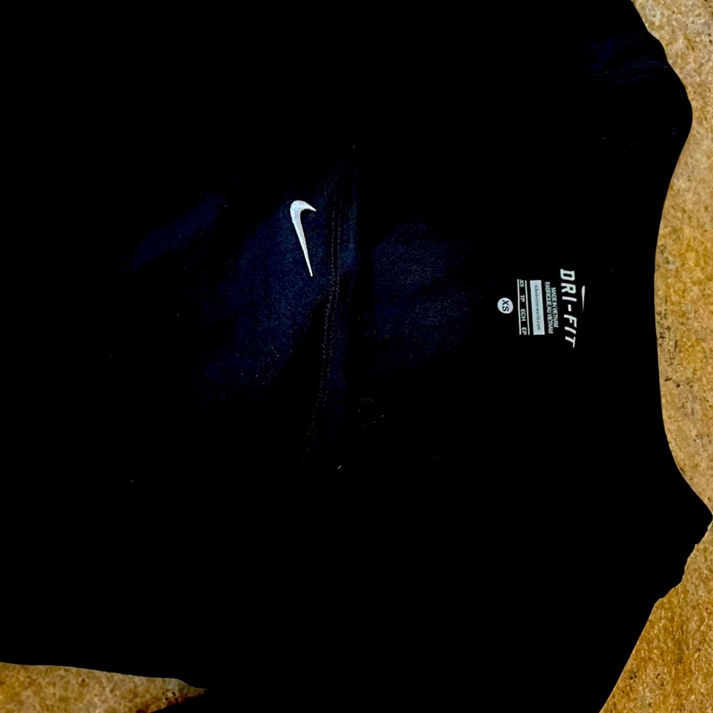 It’s beautiful light DRI-FIT top!